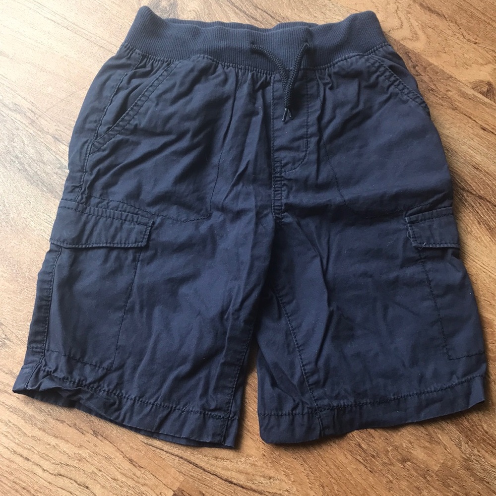 Boys navy size 6 cargo shorts